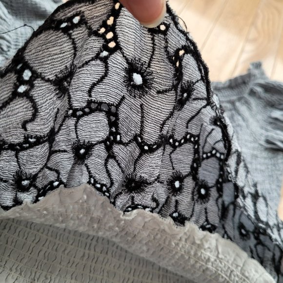 Storia Floral Smocked Off the Shoulder Top Sleeves M - Picture 5 of 10